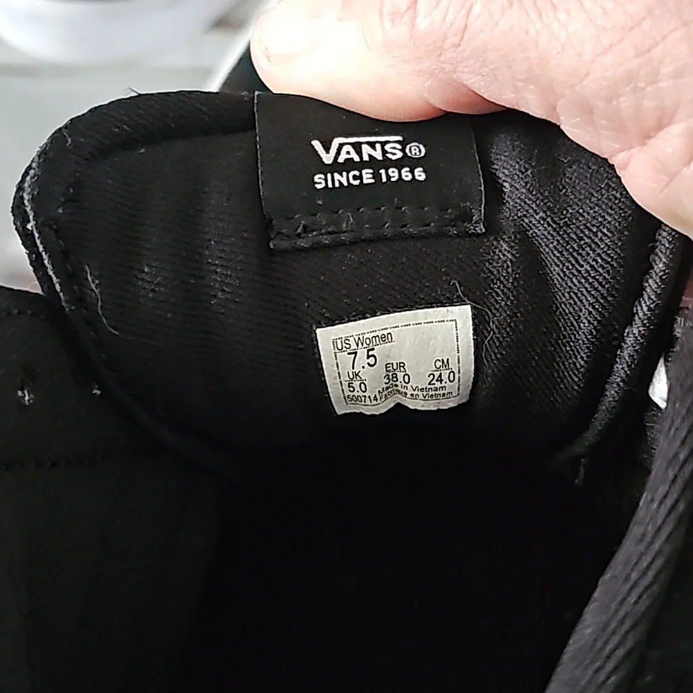 Vans - Picture 4 of 4